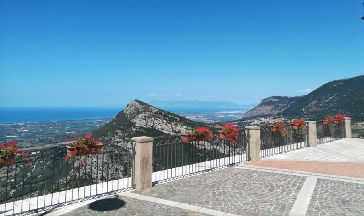 Appartamento Il Geranio Trentinara Esterno foto